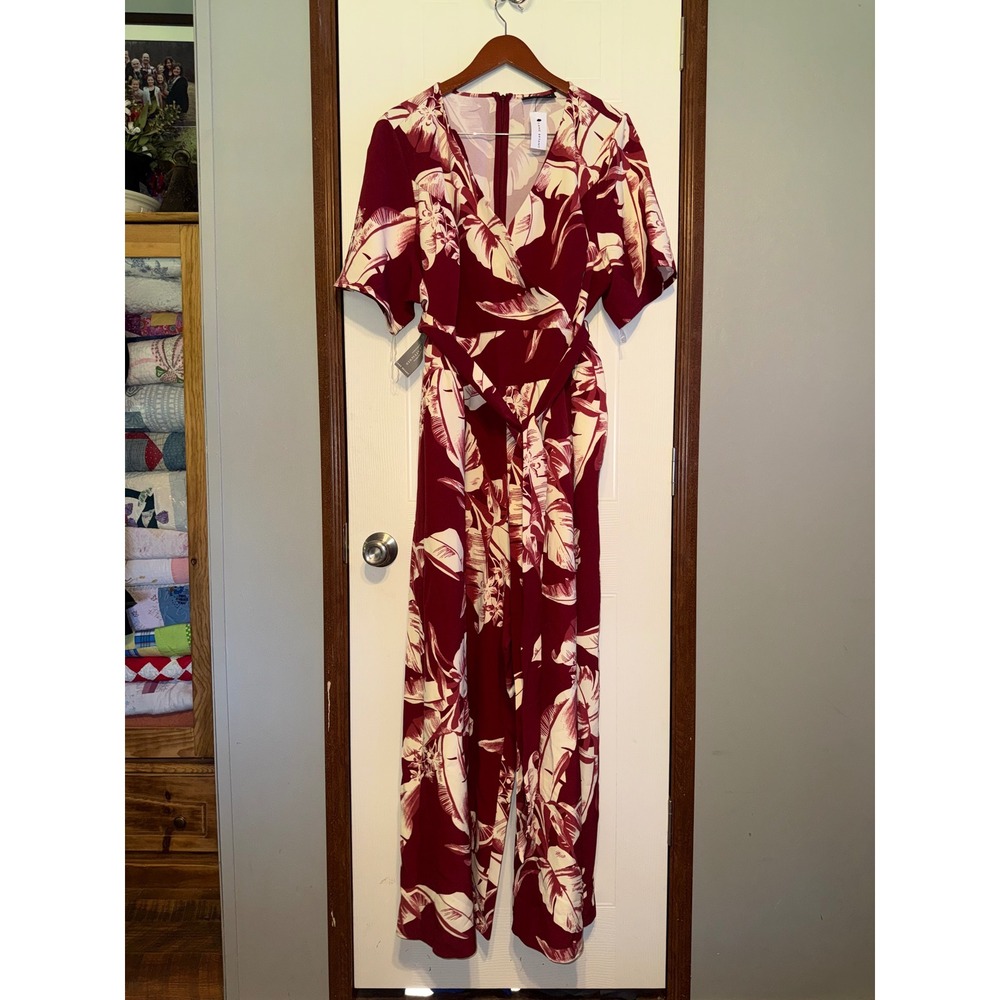 NWT Lena Short-Sleeve Surplice Jumpsuit Size 24 - Picture 2 of 14